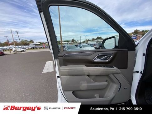 Used 2021 GMC Yukon XL SLT w/ SLT Luxury Plus Package image 24