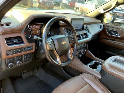 Used 2021 Chevrolet Suburban High Country w/ Premium Package image 17