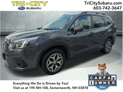 Used 2023 Subaru Forester Premium image 1