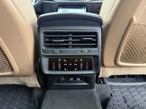 Used 2020 Audi Q7 3.0T Premium Plus w/ Premium Plus Package image 27