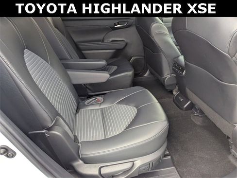 Used 2023 Toyota Highlander XSE image 13