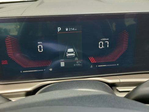 Certified 2026 Kia Sportage EX FWD image 33
