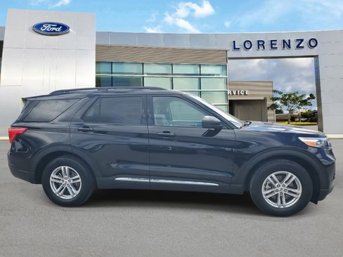 Used 2023 Ford Explorer XLT image 4
