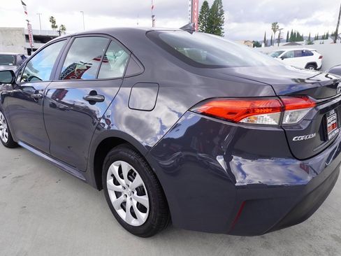 Certified 2025 Toyota Corolla LE image 5