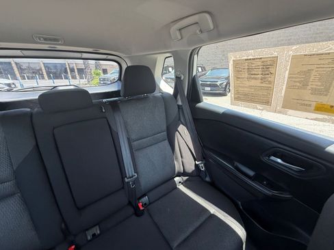 Used 2025 Nissan Rogue SV FWD image 38