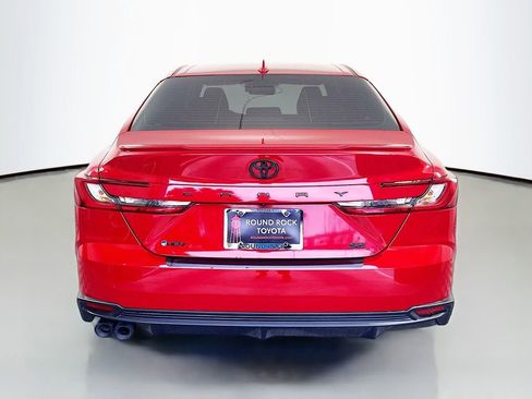 Used 2025 Toyota Camry SE image 6
