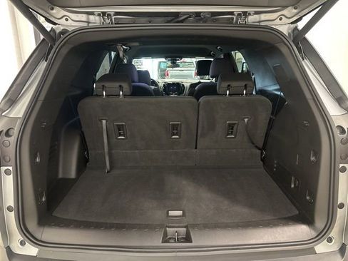 Used 2023 Chevrolet Traverse LT FWD image 31