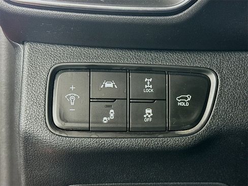 Used 2020 Hyundai Santa Fe SEL w/ Convenience Package image 18