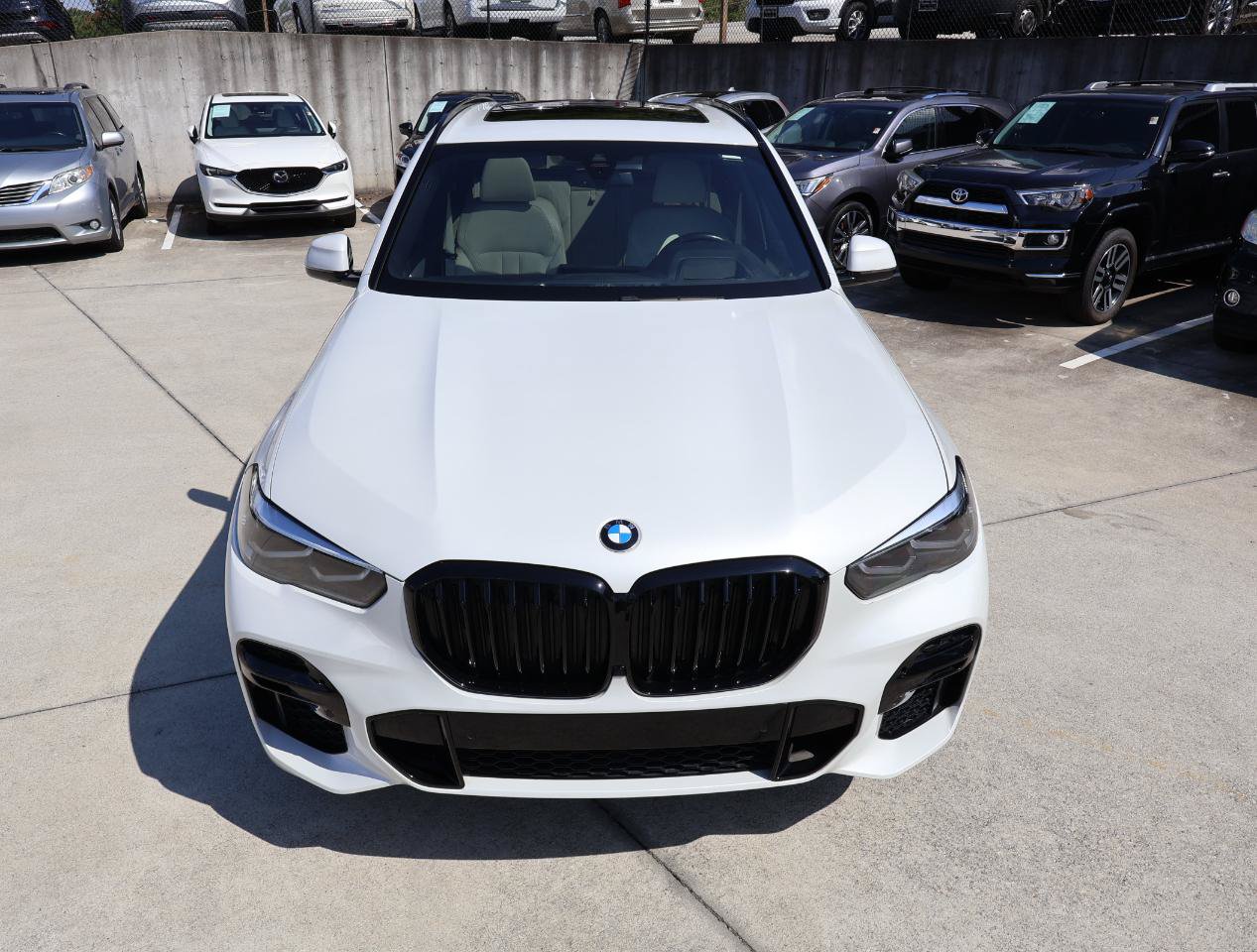 Used 2022 BMW X5 xDrive40i w/ M Sport Package AWD/4WD image 11