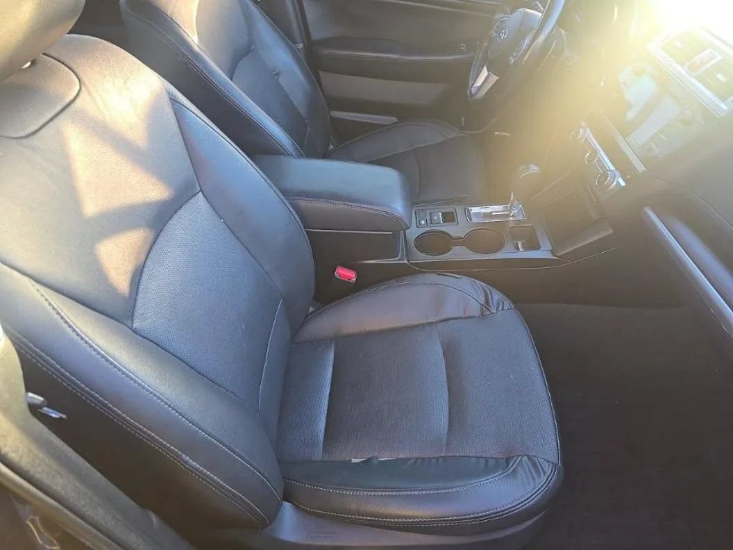 Used 2017 Subaru Legacy 2.5i Limited AWD/4WD image 8