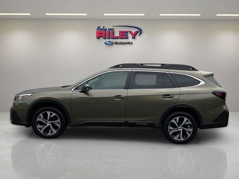 Used 2022 Subaru Outback Limited XT image 2