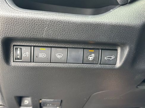 Used 2020 Toyota RAV4 XLE w/ Convenience Package image 11