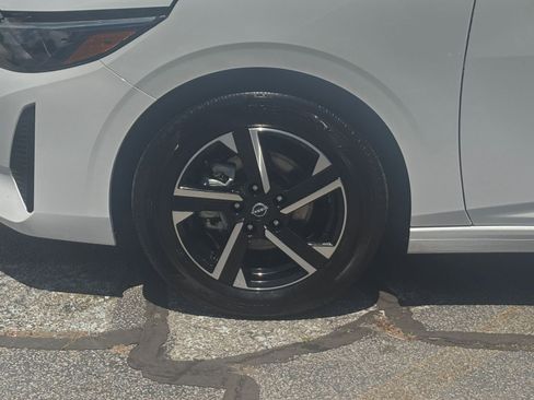 Used 2025 Nissan Sentra SV FWD image 29