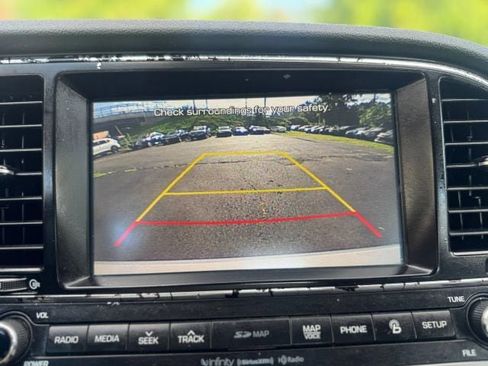 Used 2017 Hyundai Elantra Limited w/ Limited Tech Package 04 image 14