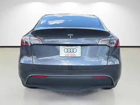 Used 2024 Tesla Model Y Long Range AWD/4WD image 4