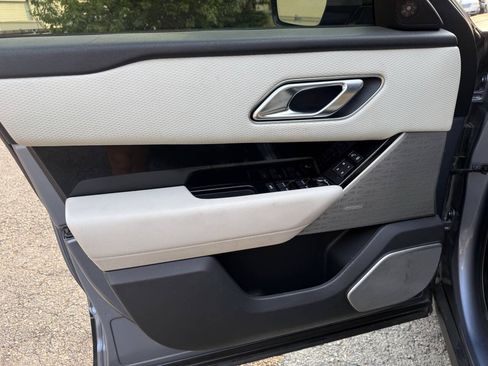 Used 2019 Land Rover Range Rover Velar R-Dynamic SE AWD/4WD image 29