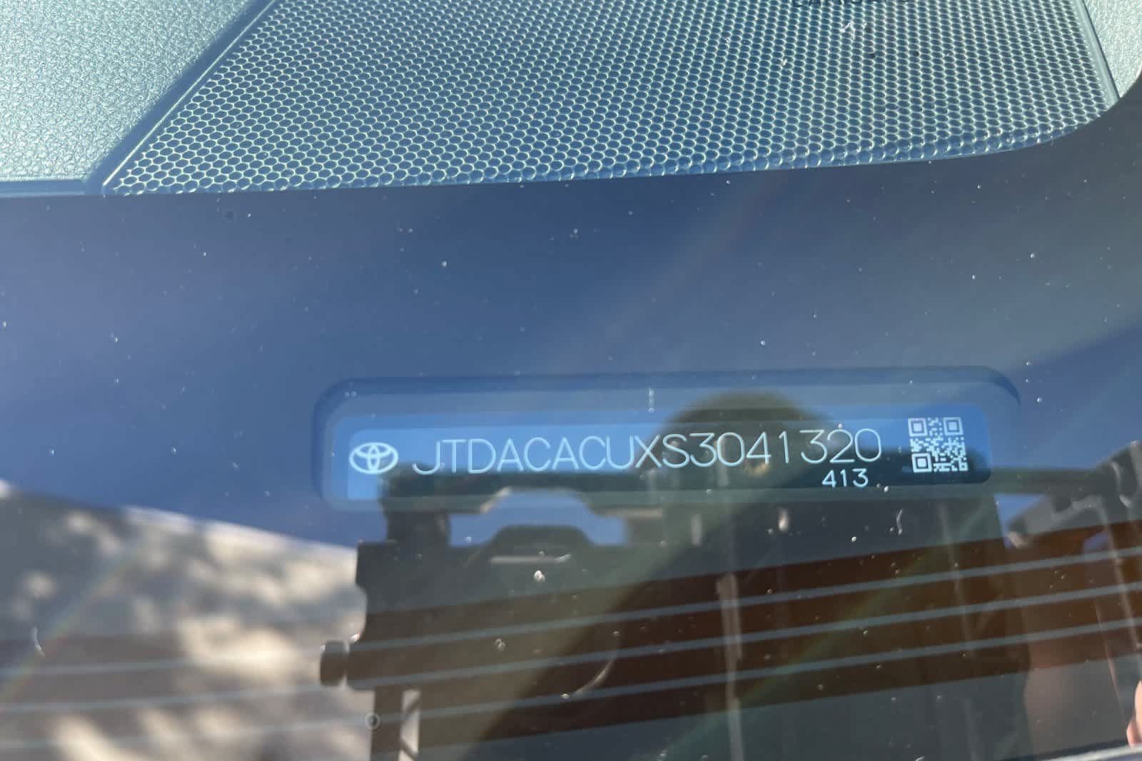 Used 2025 Toyota Prius Plug-In Hybrid FWD image 16