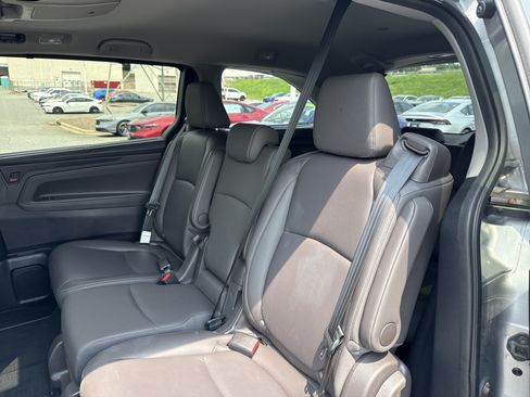 Certified 2024 Honda Odyssey Touring image 33