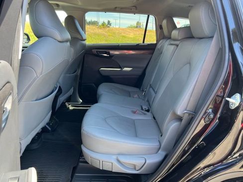 Used 2021 Toyota Highlander Limited AWD/4WD image 14