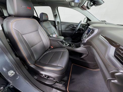 Used 2021 GMC Acadia AT4 w/ Technology Package image 32