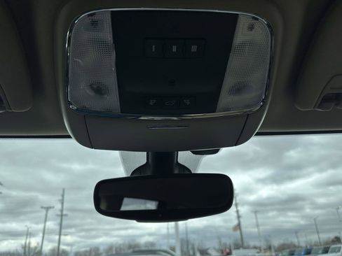 Used 2018 Jeep Grand Cherokee Limited image 31