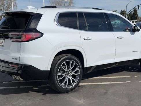 New 2026 GMC Acadia Denali Ultimate image 4