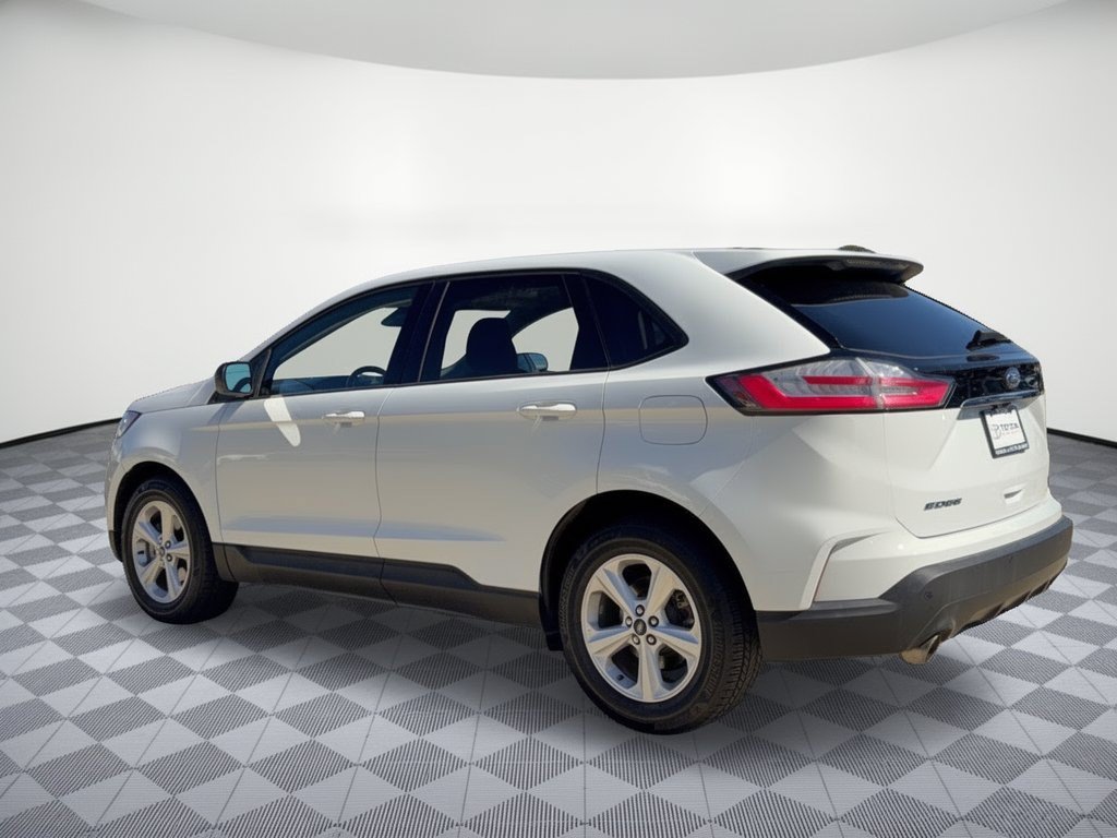 Used 2020 Ford Edge SE FWD image 3