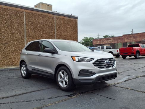 Used 2019 Ford Edge SE FWD image 14