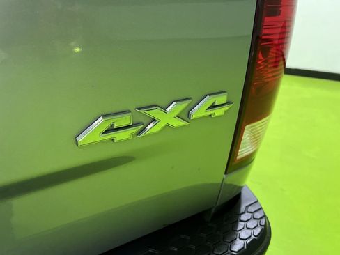 Used 2019 RAM 1500 Classic SLT AWD/4WD image 14