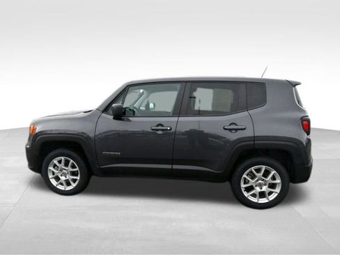 Used 2023 Jeep Renegade Latitude AWD/4WD image 4