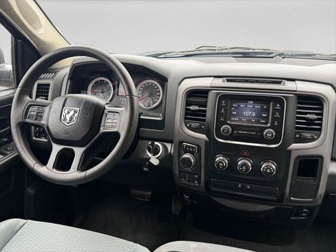 Certified 2019 RAM 1500 Express w/ Express Value Package AWD/4WD image 15