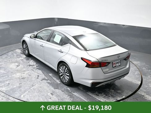 Used 2024 Nissan Altima 2.5 SV image 48