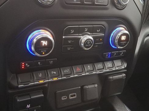 Used 2020 GMC Sierra 2500 AT4 w/ AT4 Premium Package image 16