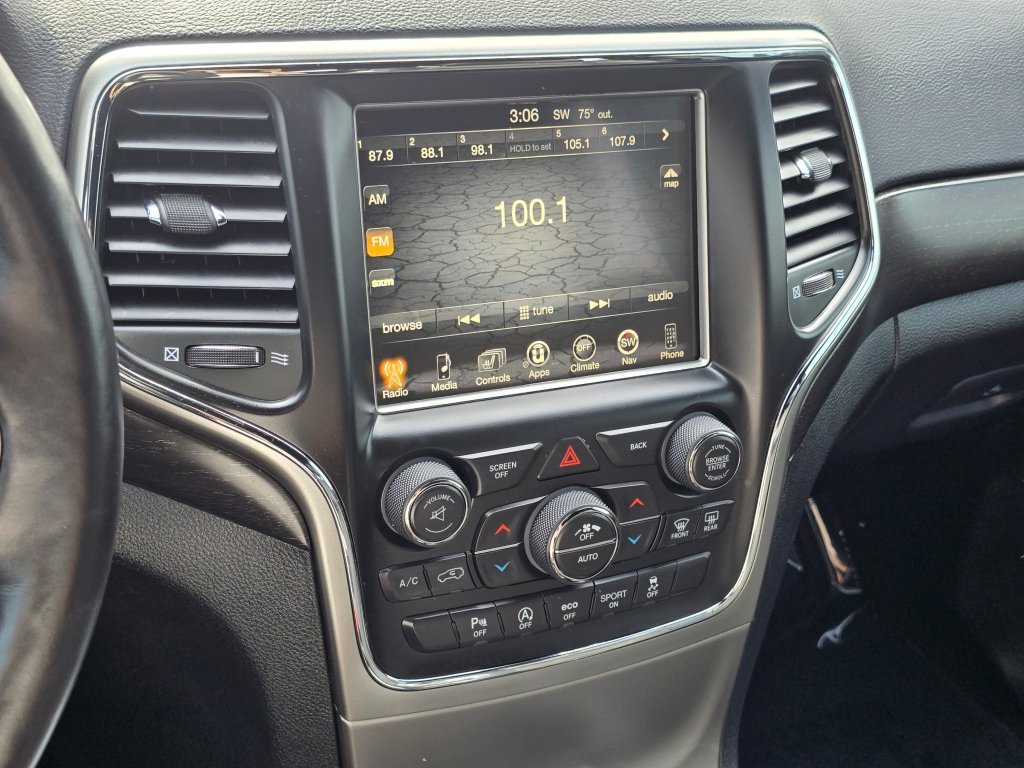 Used 2017 Jeep Grand Cherokee Altitude AWD/4WD image 6