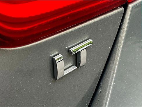 Used 2019 Chevrolet Impala LT FWD image 23