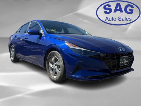 Used 2021 Hyundai Elantra SE image 2