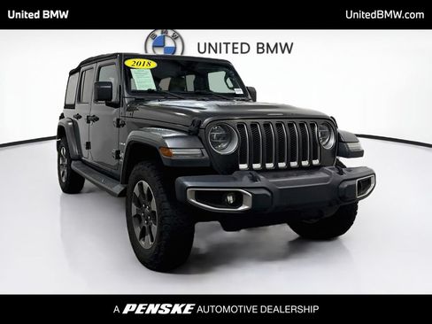 Used 2018 Jeep Wrangler Unlimited Sahara AWD/4WD image 3