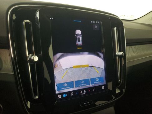 Certified 2025 Volvo XC40 B5 Core image 29