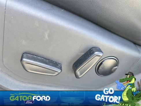 Used 2024 Ford Expedition XLT image 15