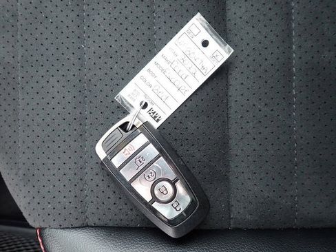 Certified 2022 Ford Escape SEL w/ SEL Stealth AWD Package image 30