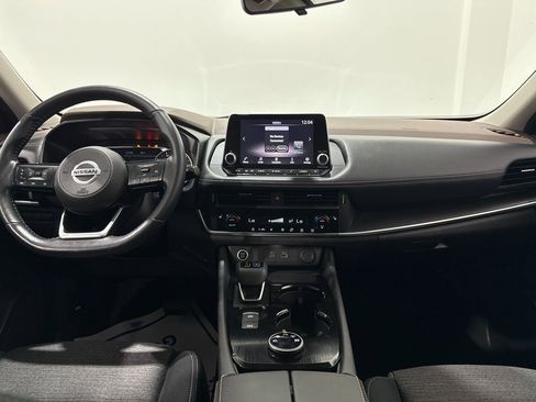 Used 2021 Nissan Rogue S image 2