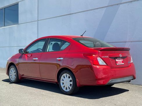 Used 2015 Nissan Versa SV FWD image 5