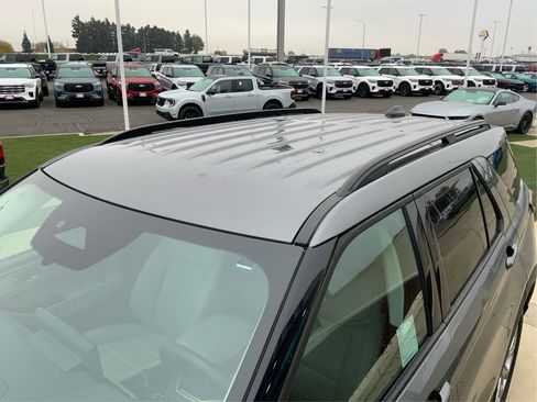 Used 2025 Ford Explorer Active w/ Active Comfort Package image 12