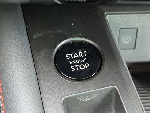 Used 2025 Nissan Kicks SR image 28