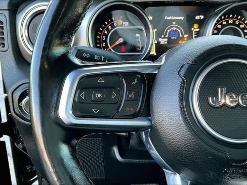 Used 2021 Jeep Wrangler Unlimited Sahara w/ Uconnect 4C Nav & Sound Group AWD/4WD image 11