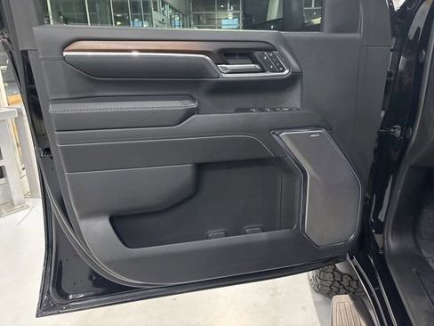 Used 2024 GMC Sierra 2500 Denali image 11