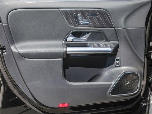 Certified 2025 Mercedes-Benz GLA 250 4MATIC image 19