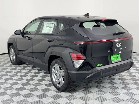 New 2026 Hyundai Kona SE image 3