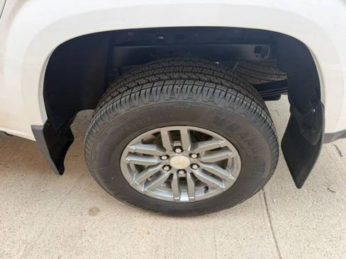 Used 2024 Chevrolet Colorado LT AWD/4WD image 6