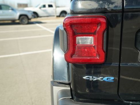 Used 2022 Jeep Wrangler Unlimited Sahara w/ Cold Weather Group image 41